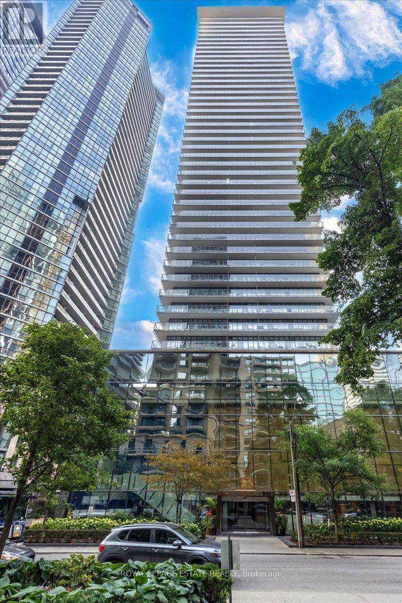Photo 21 of 811 33 Charles Street E, Toronto ON
