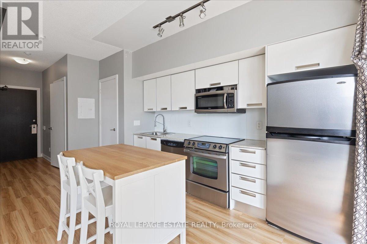 Photo 16 of 811 33 Charles Street E, Toronto ON