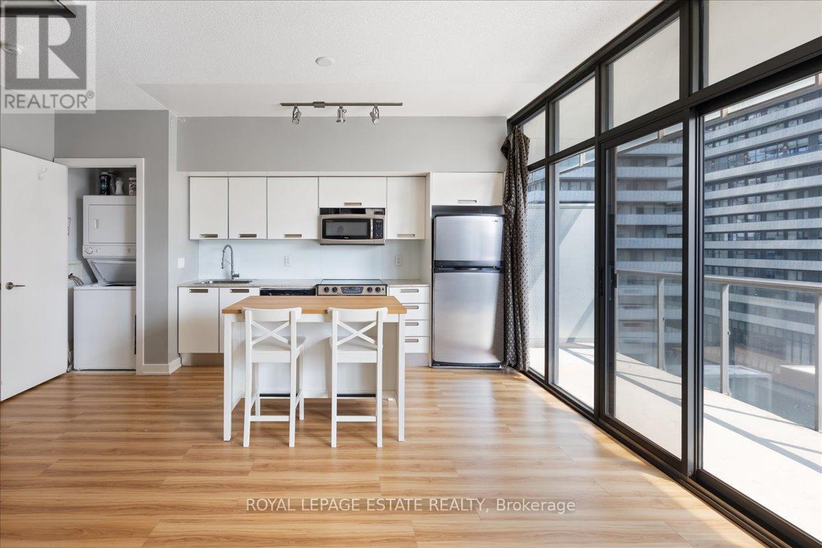 Photo 29 of 811 33 Charles Street E, Toronto ON