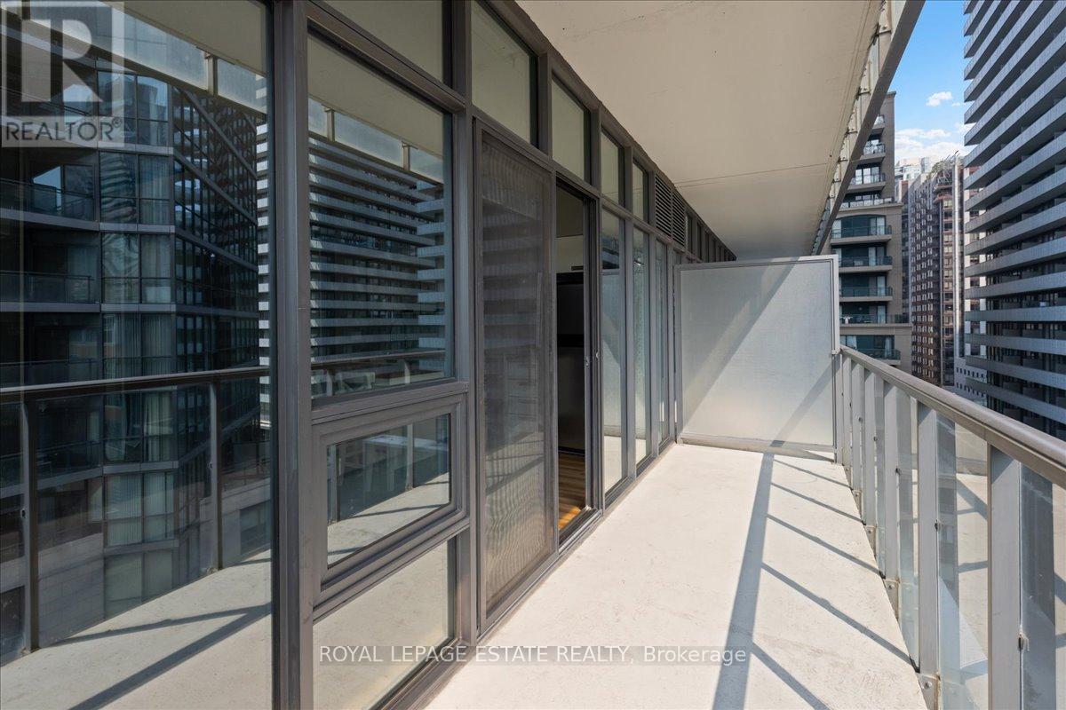 Photo 26 of 811 33 Charles Street E, Toronto ON