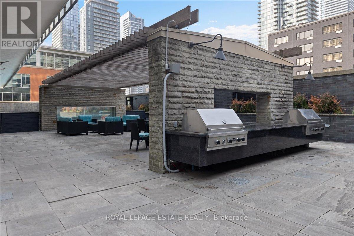 Photo 23 of 811 33 Charles Street E, Toronto ON