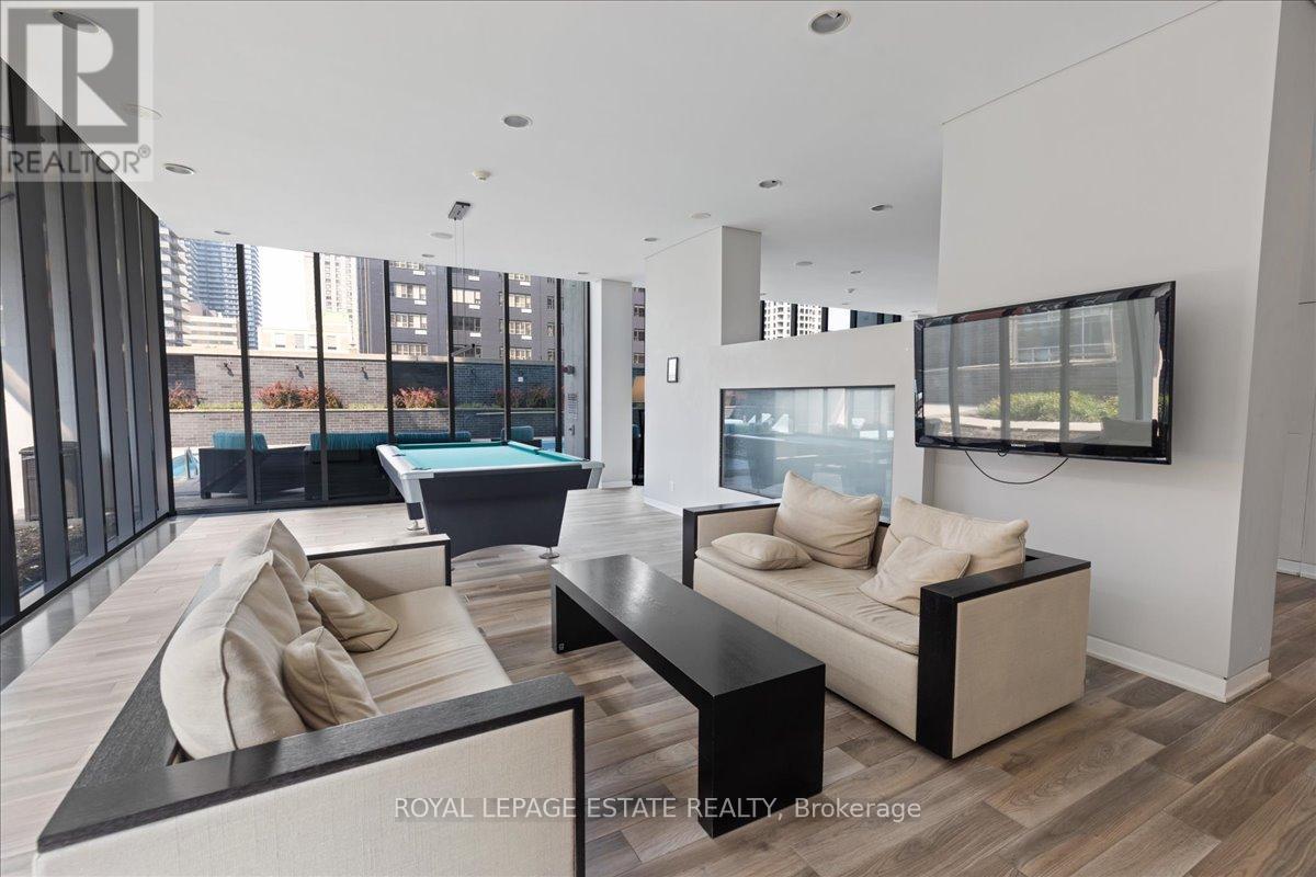 Photo 9 of 811 33 Charles Street E, Toronto ON