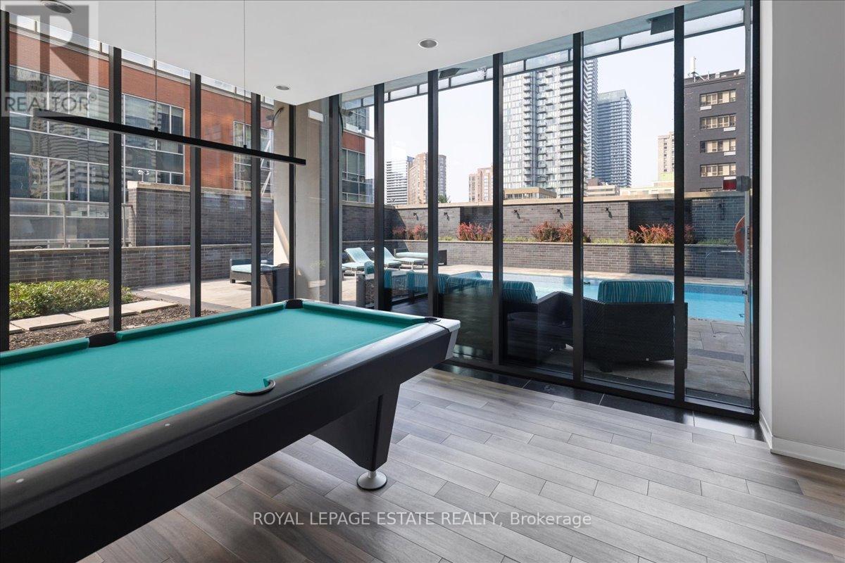 Photo 24 of 811 33 Charles Street E, Toronto ON