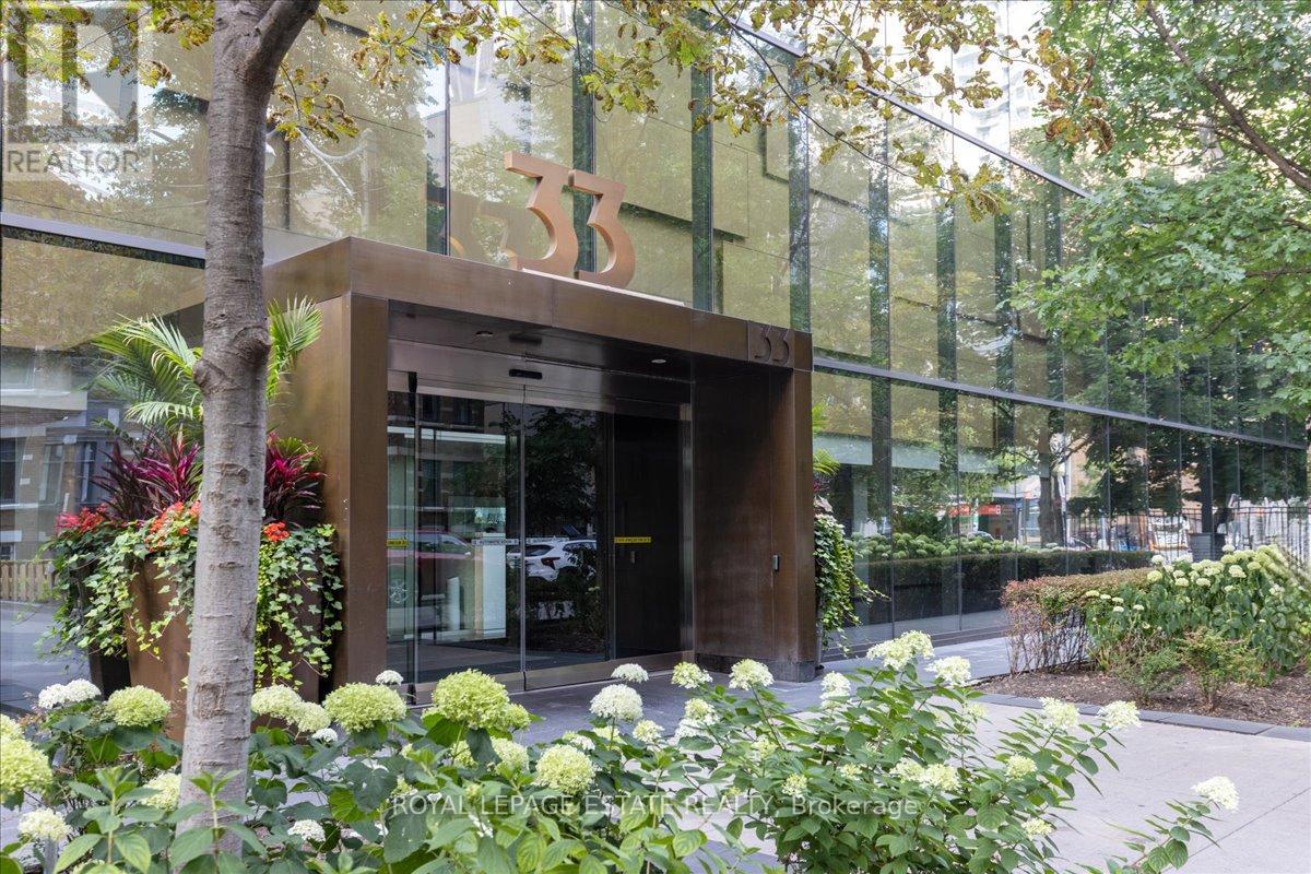 Photo 7 of 811 33 Charles Street E, Toronto ON