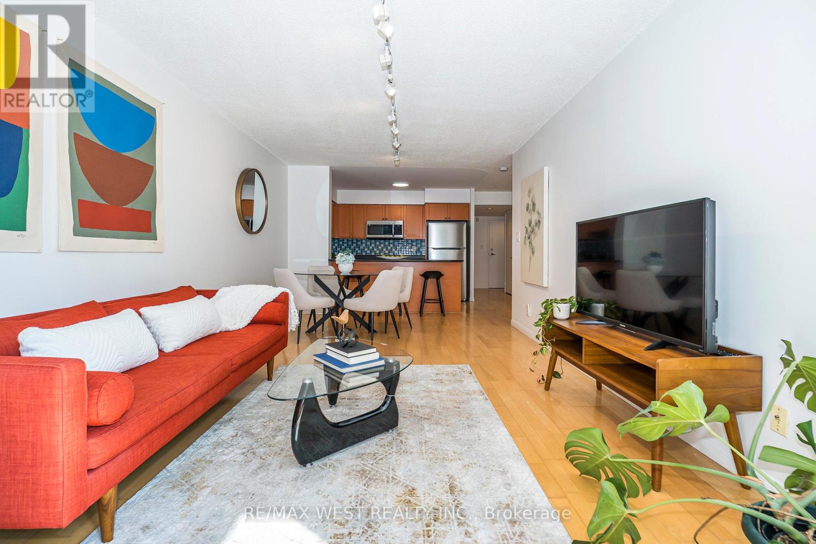 Photo 18 of 209 1000 King Street W, Toronto ON