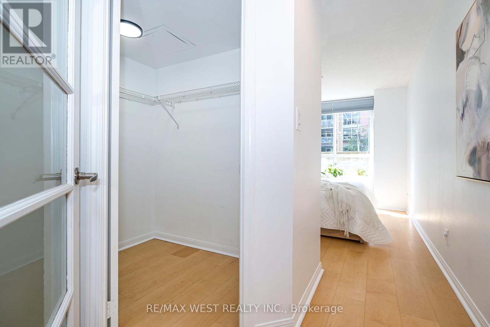 Photo 24 of 209 1000 King Street W, Toronto ON
