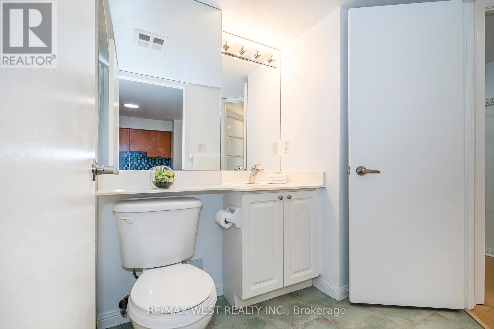 Photo 31 of 209 1000 King Street W, Toronto ON
