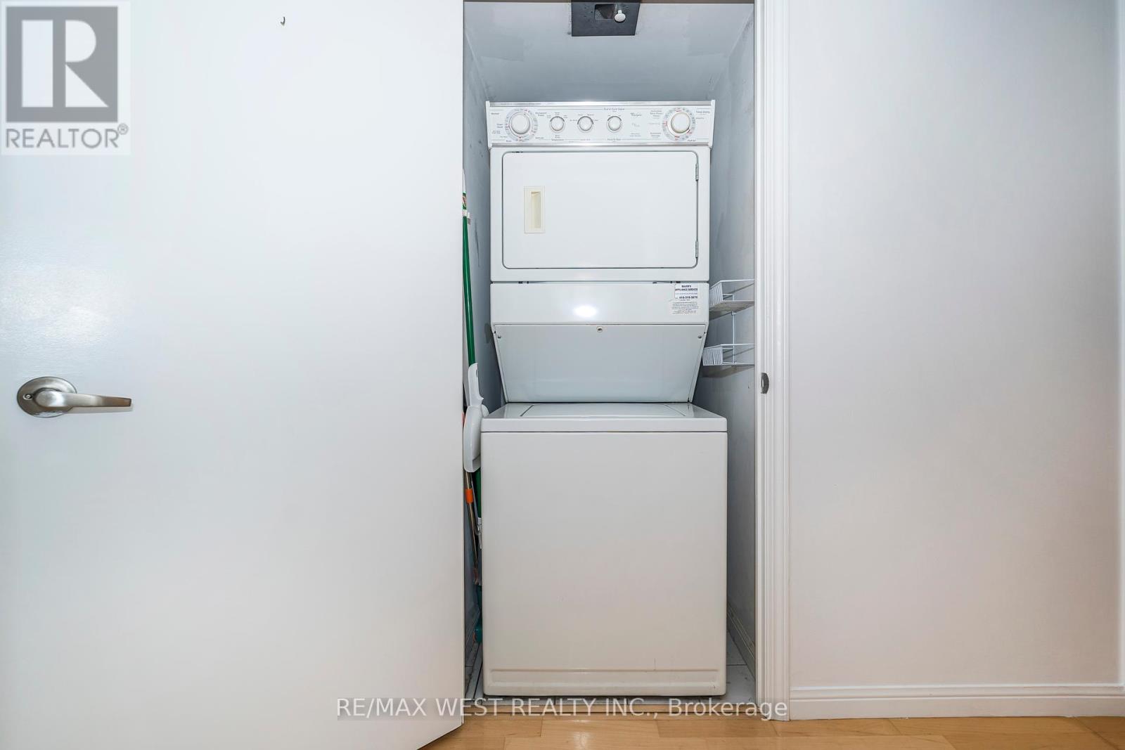 Photo 32 of 209 1000 King Street W, Toronto ON