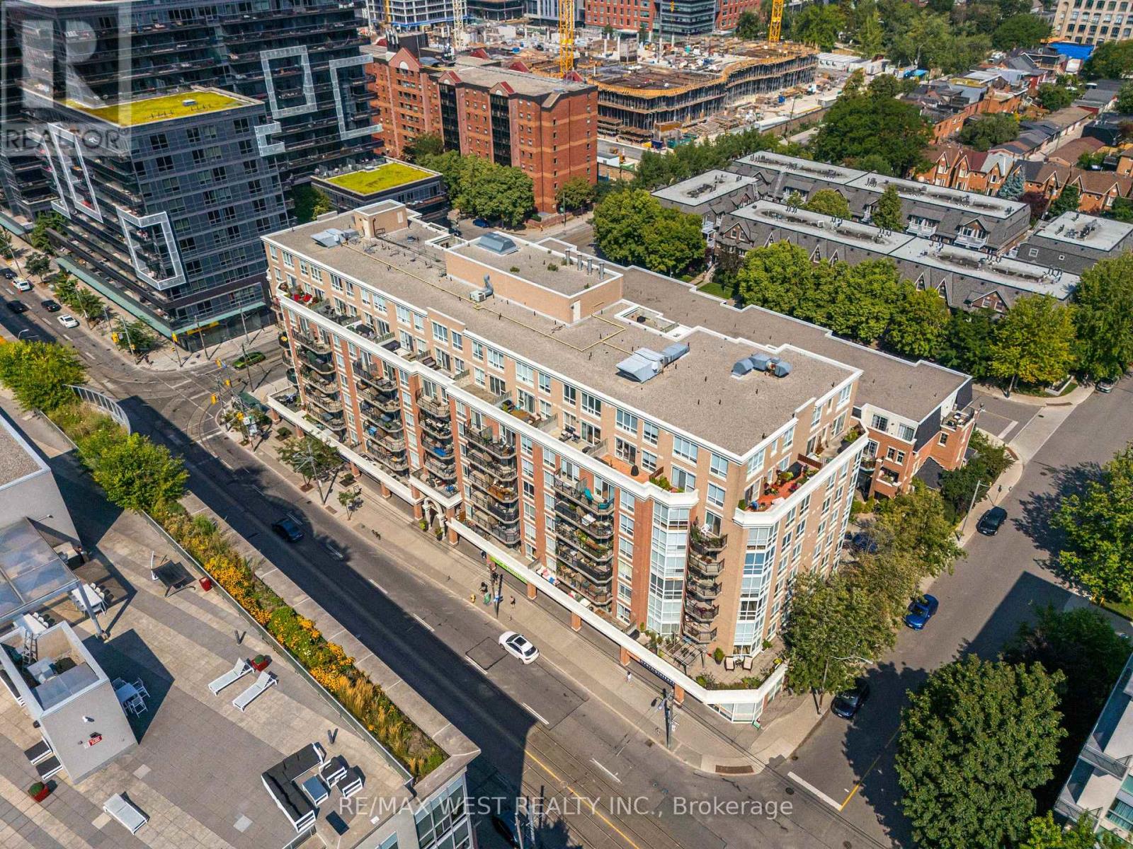 Photo 37 of 209 1000 King Street W, Toronto ON