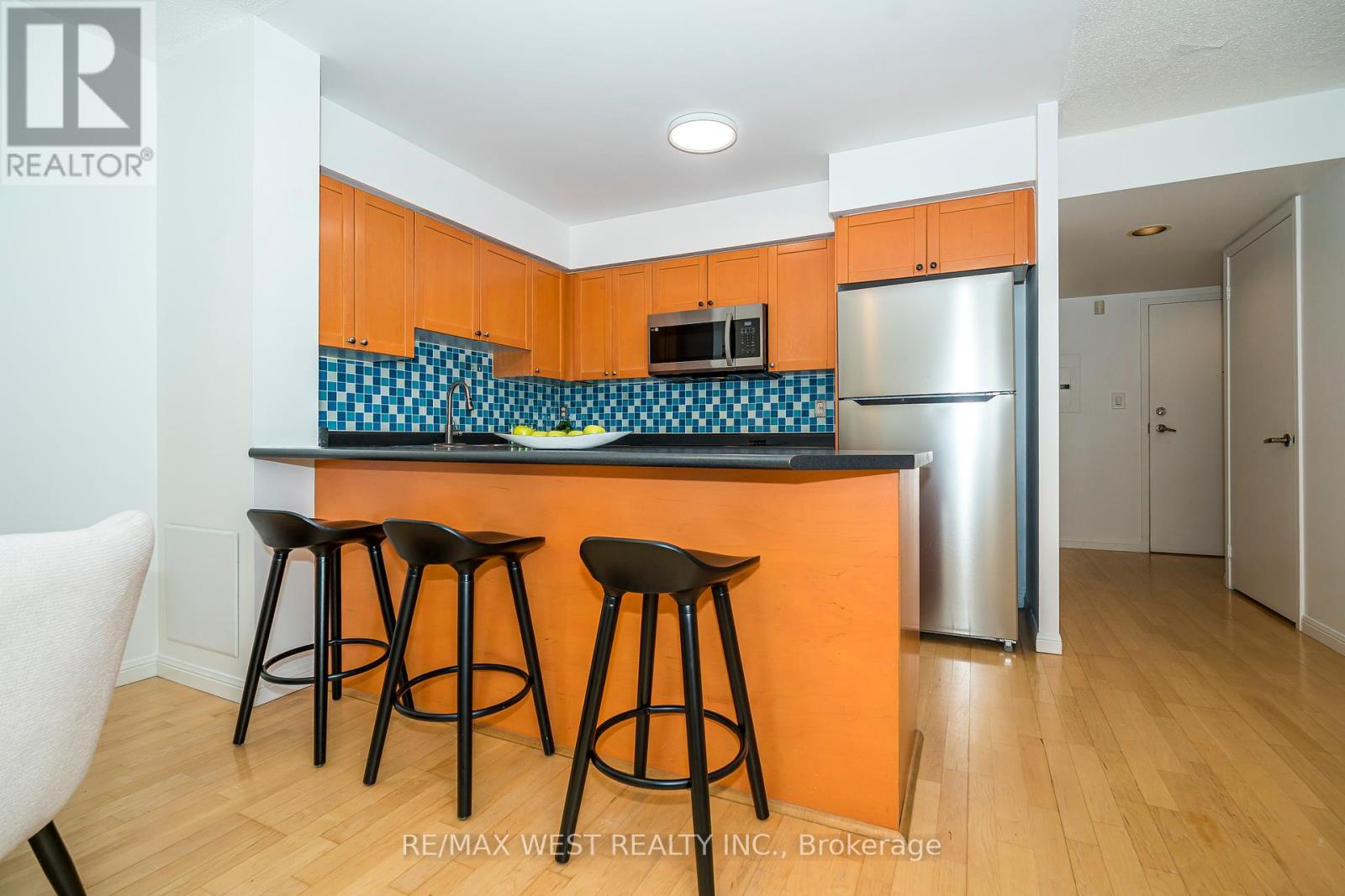 Photo 7 of 209 1000 King Street W, Toronto ON