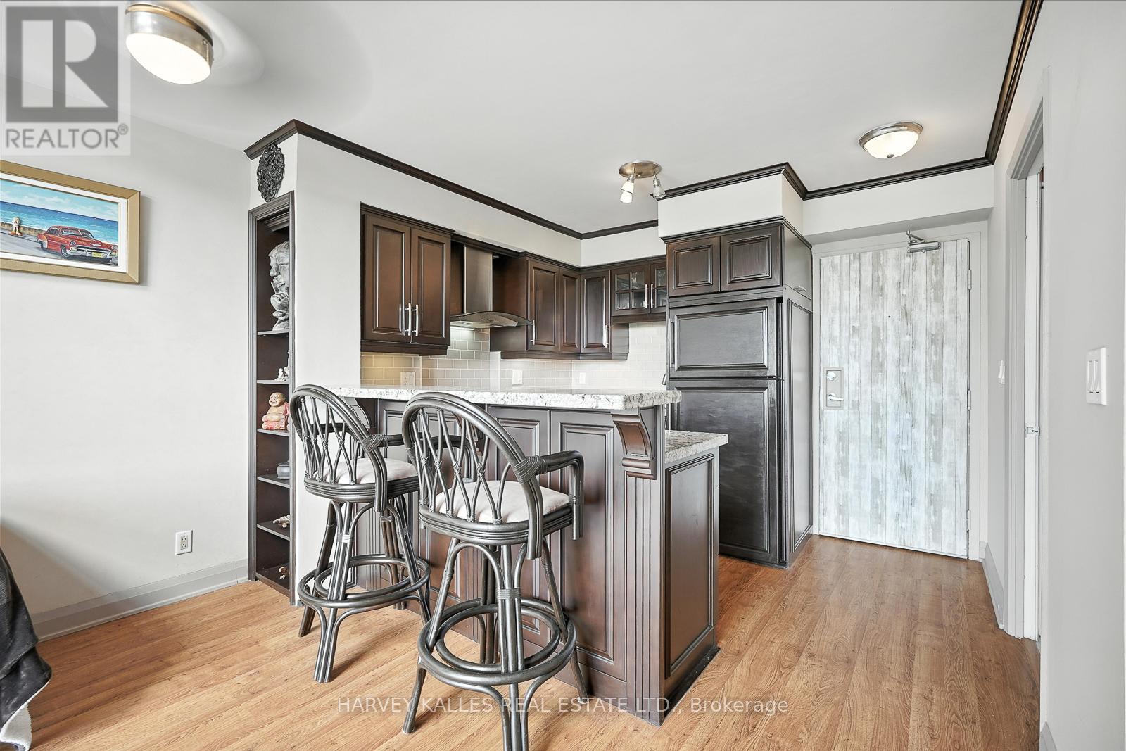Photo 15 of 904 18 Merton Street, Toronto ON