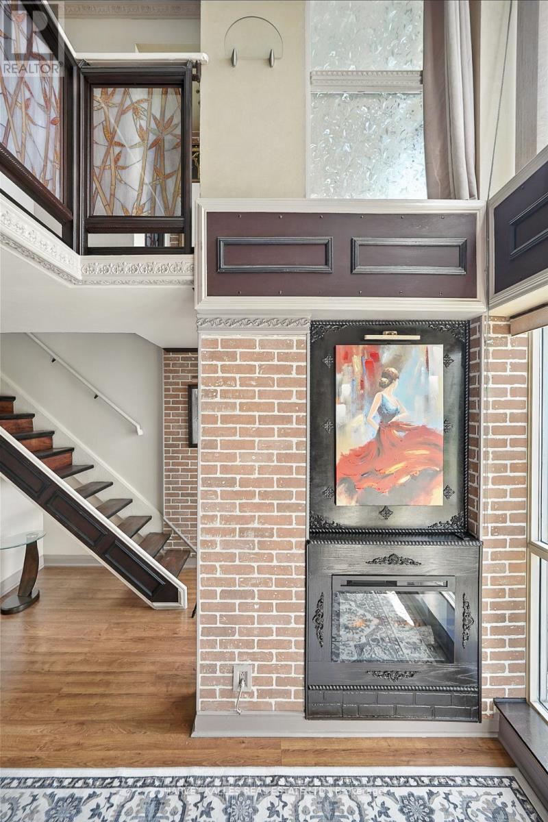 Photo 18 of 904 18 Merton Street, Toronto ON