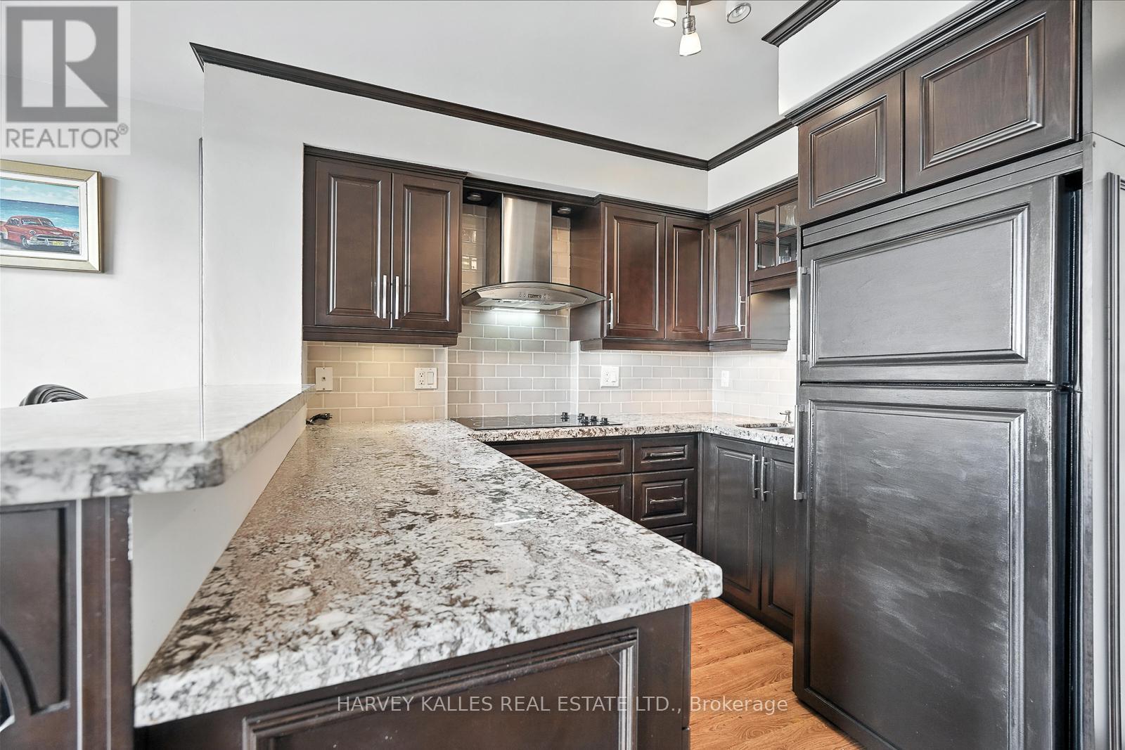 Photo 28 of 904 18 Merton Street, Toronto ON