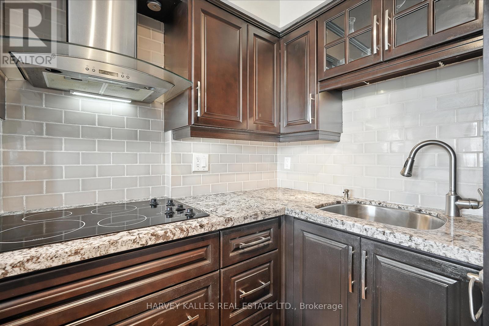 Photo 27 of 904 18 Merton Street, Toronto ON