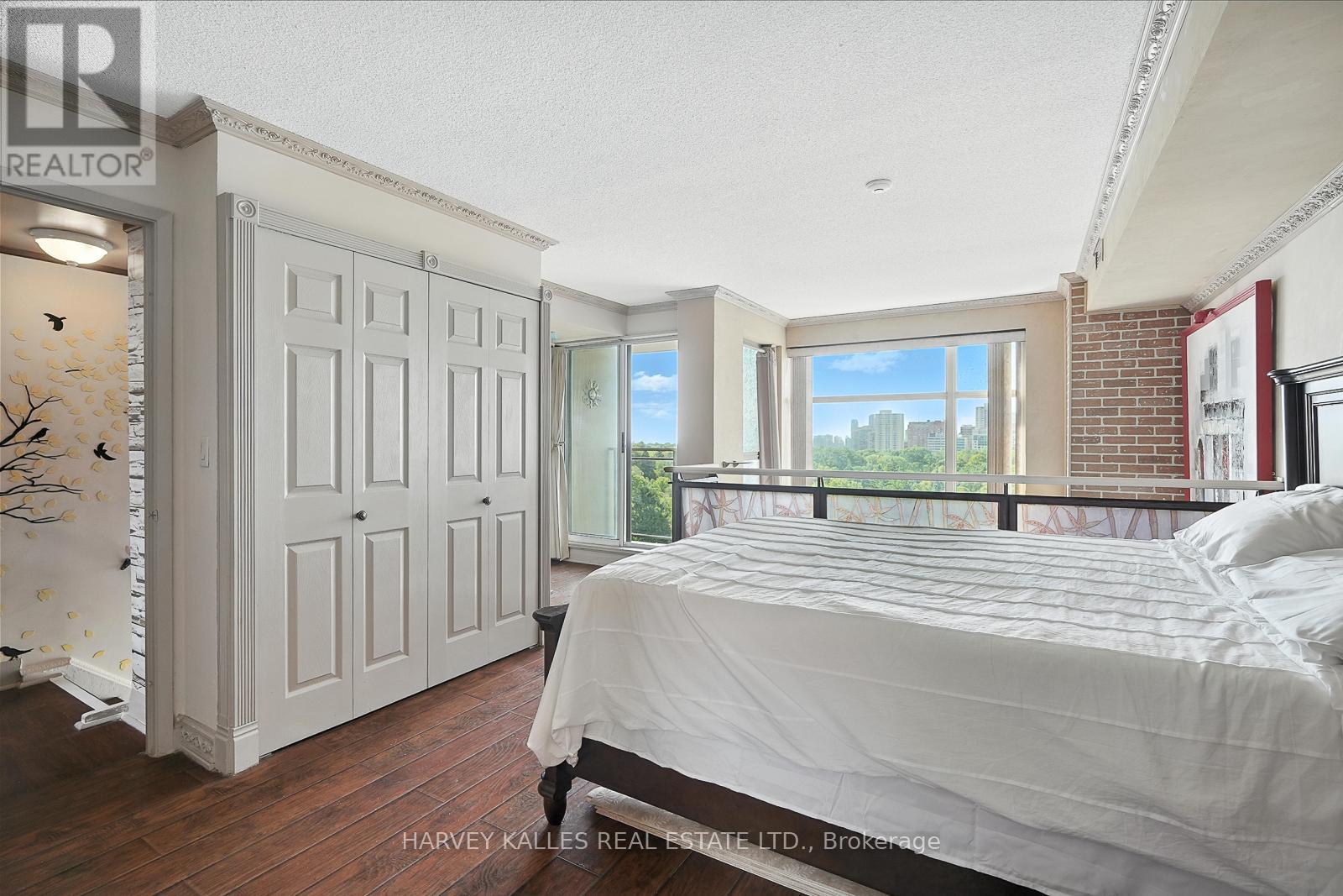 Photo 4 of 904 18 Merton Street, Toronto ON