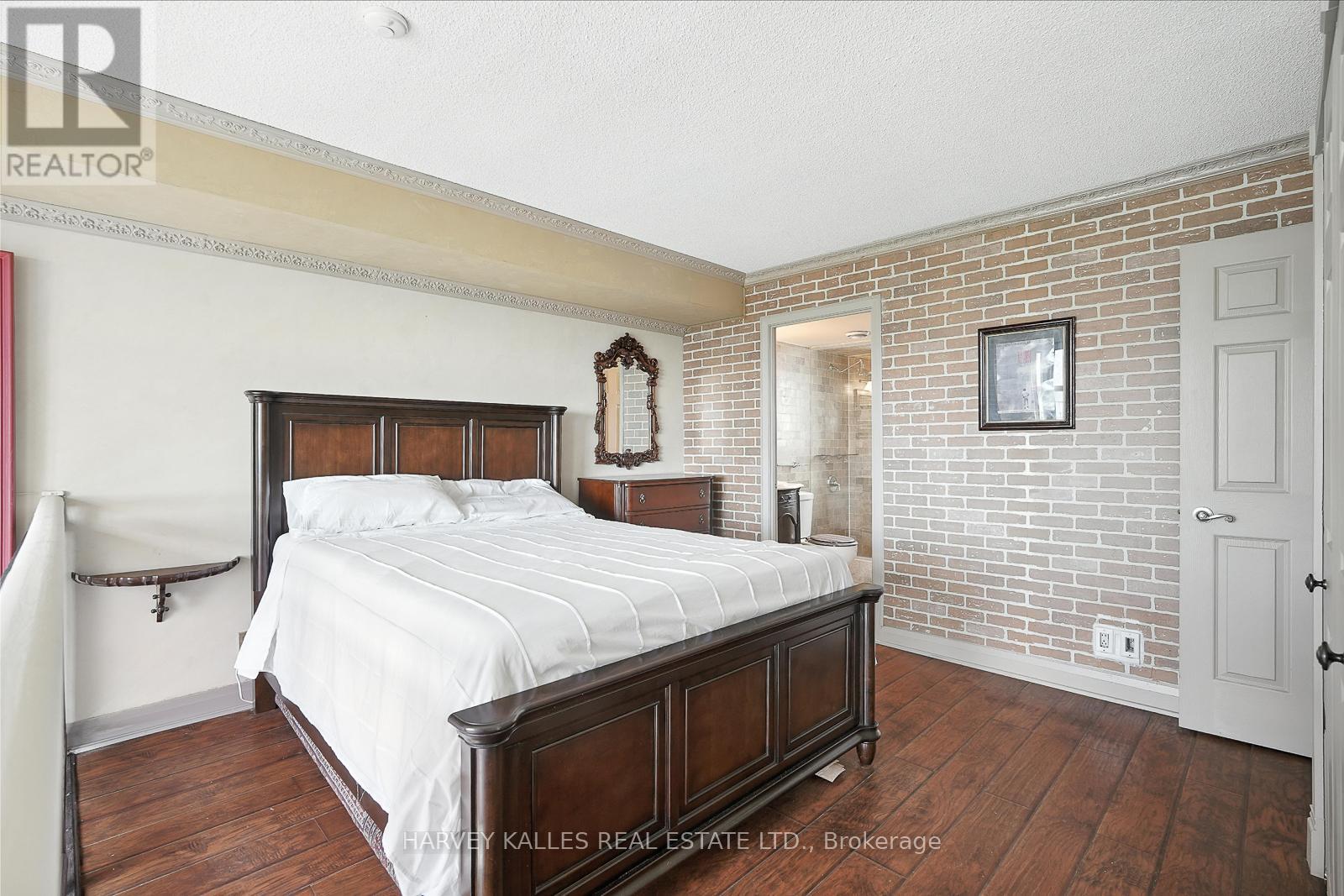 Photo 41 of 904 18 Merton Street, Toronto ON
