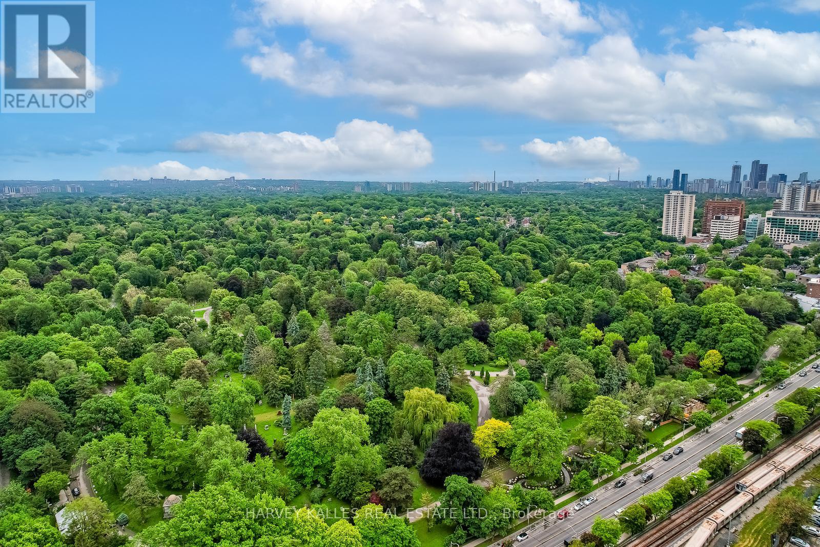 Photo 14 of 904 18 Merton Street, Toronto ON