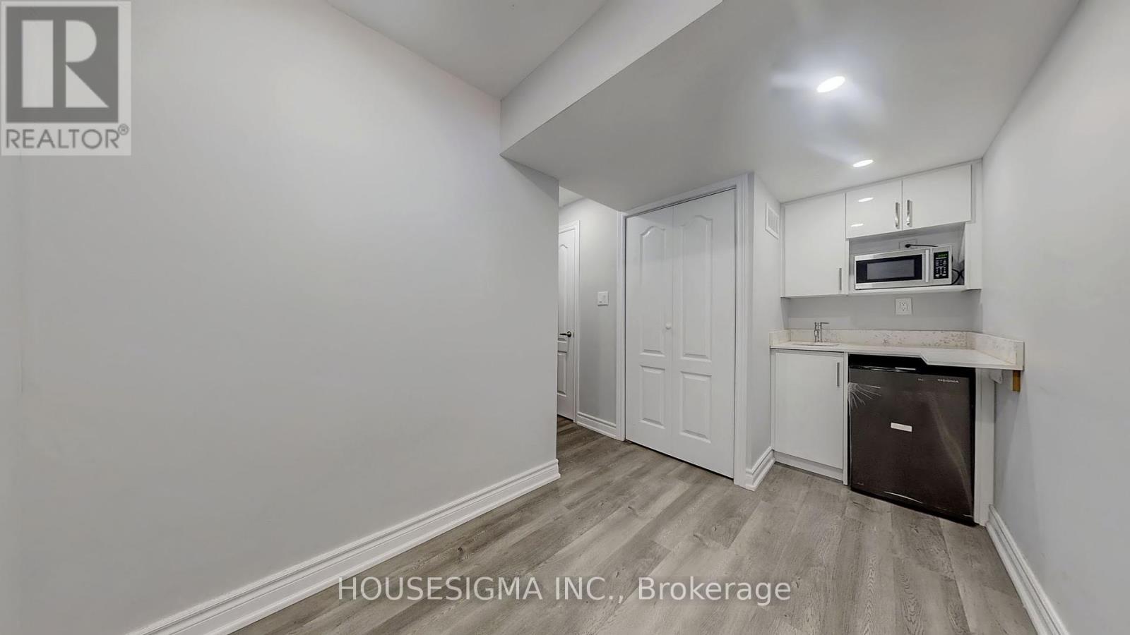 Photo 24 of 279 Monarch Avenue, Ajax ON