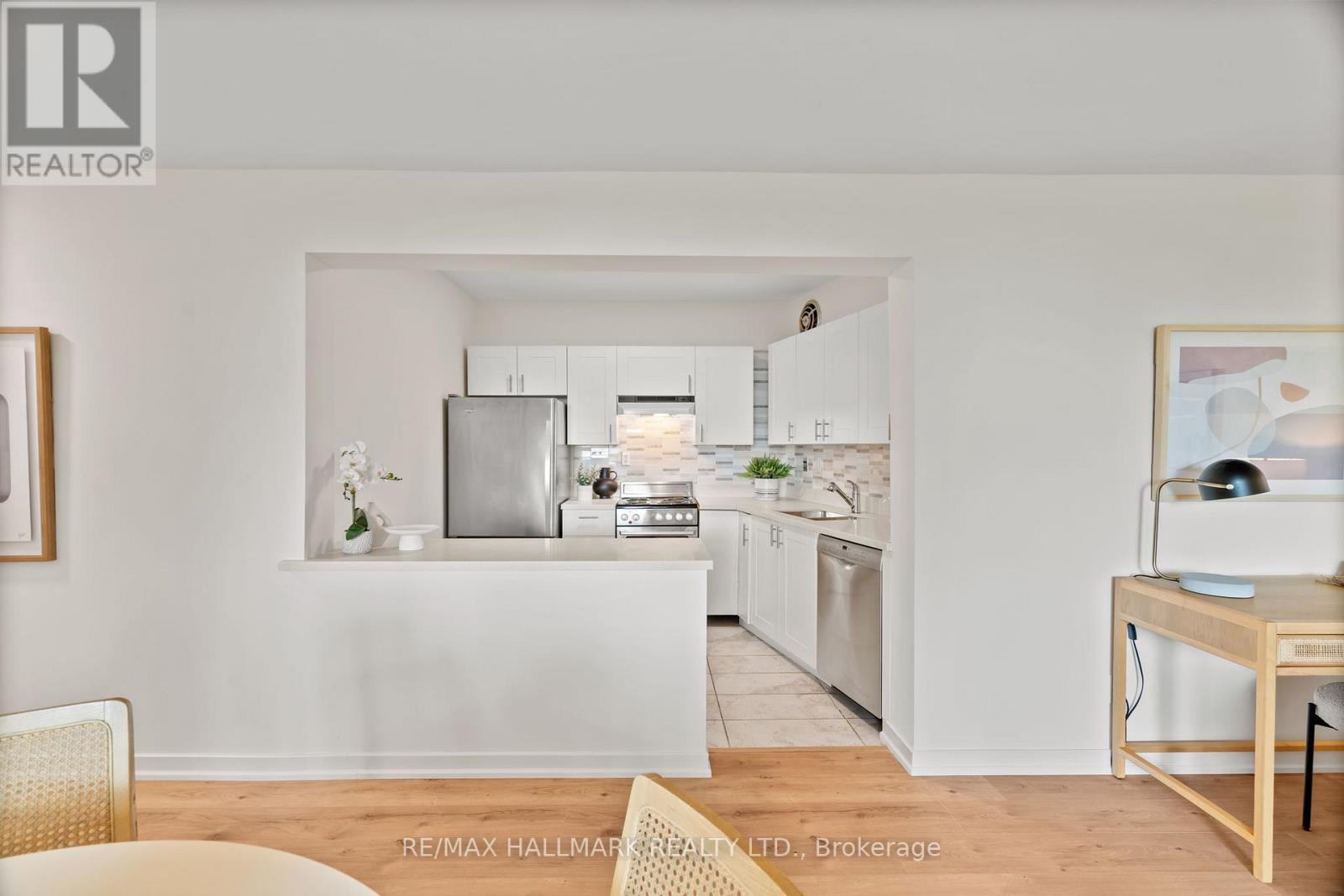 Photo 12 of 6 2 Nursewood Road, Toronto ON