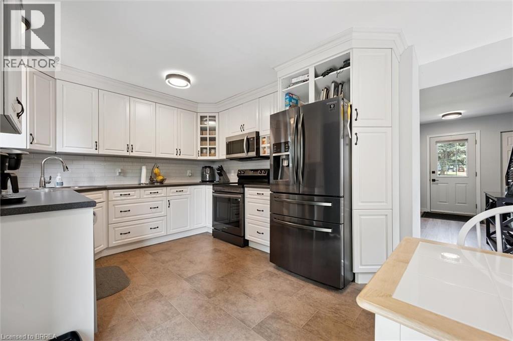 Photo 10 of 400 Odlum Drive, Woodstock ON