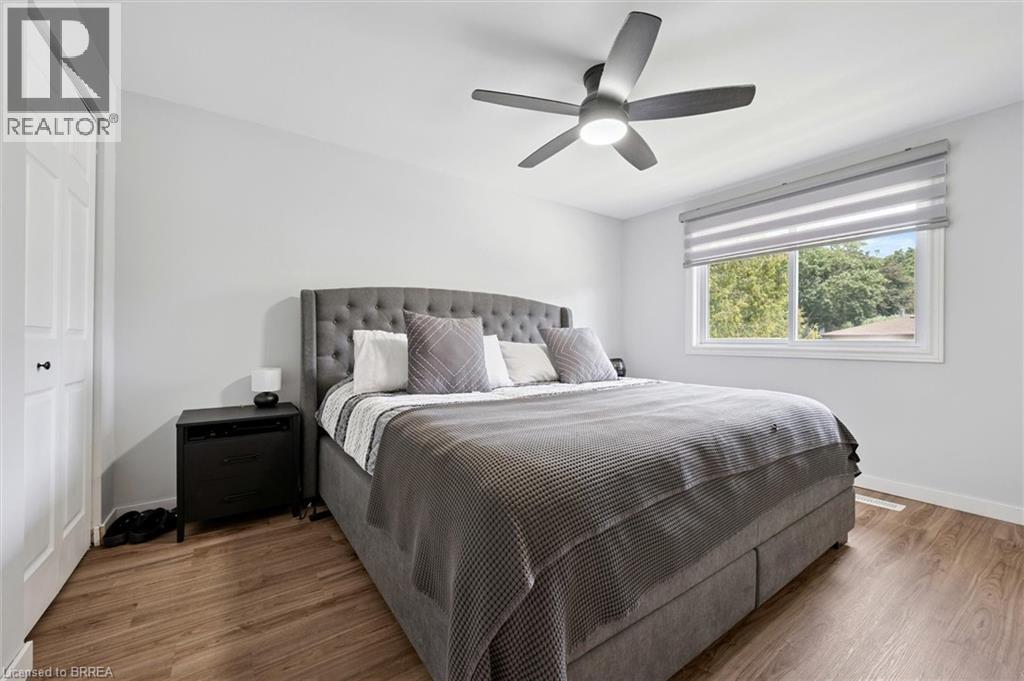 Photo 13 of 400 Odlum Drive, Woodstock ON