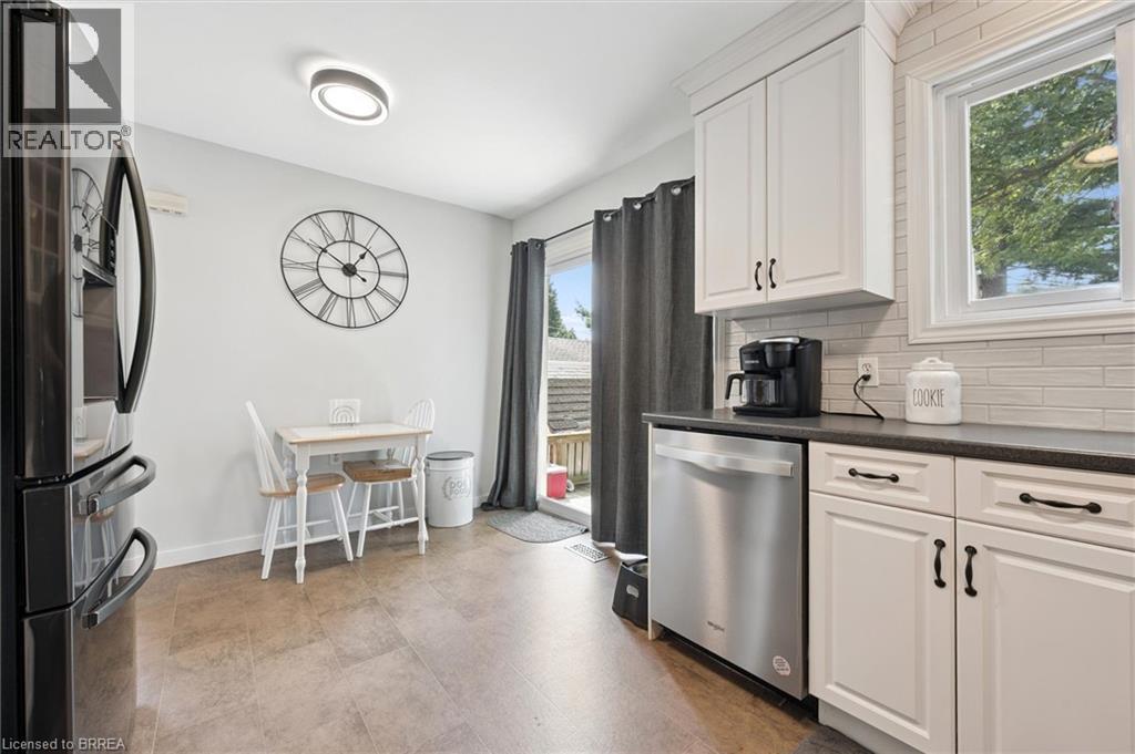 Photo 7 of 400 Odlum Drive, Woodstock ON