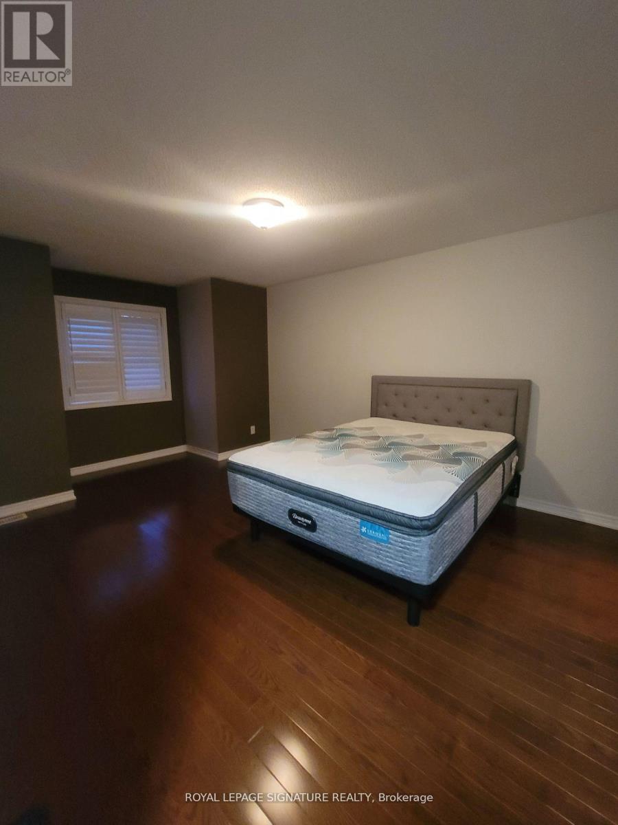 Photo 27 of 31 1633 Northmount Avenue W, Mississauga ON
