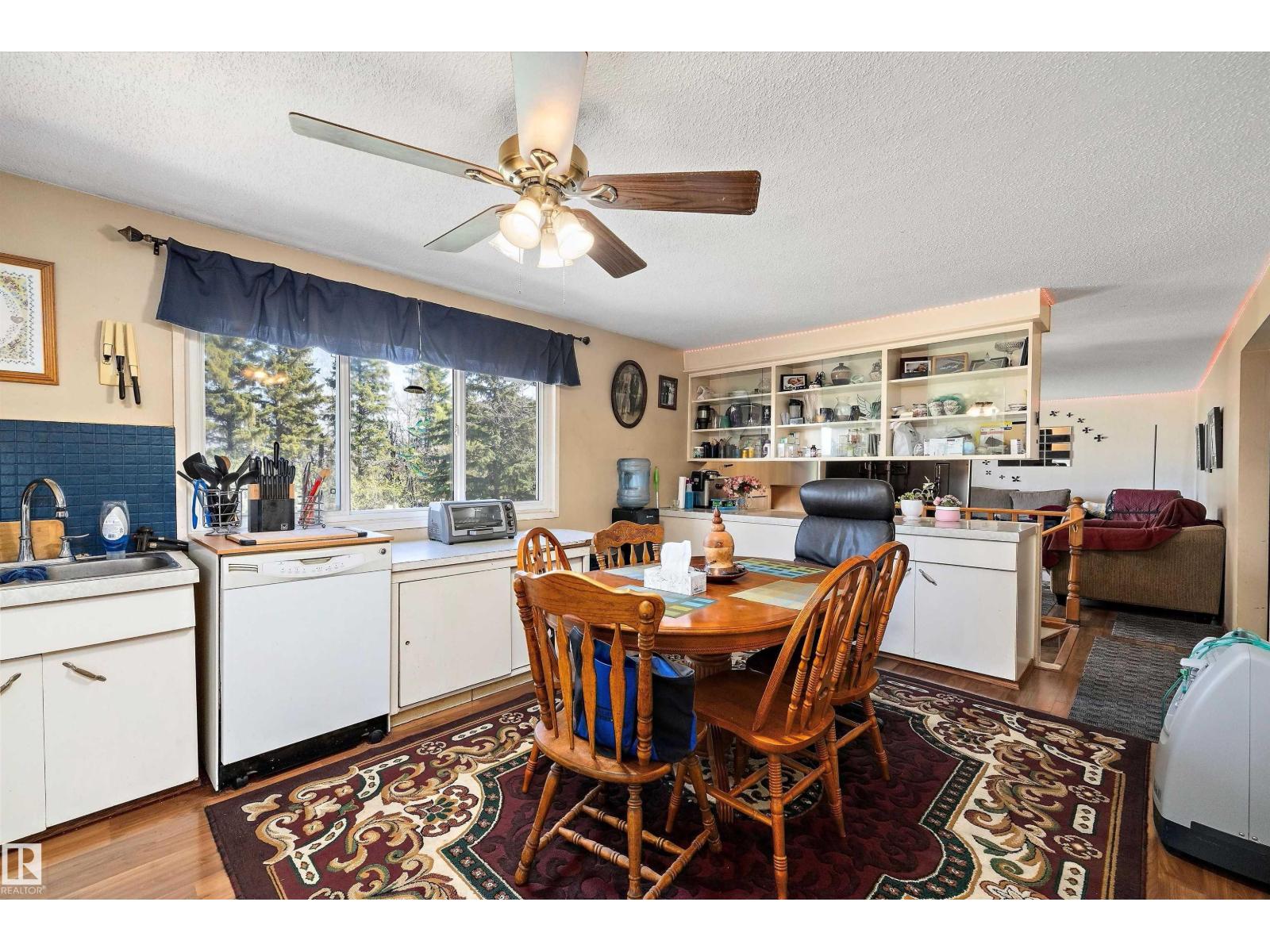 Photo 4 of 55532 Rge Road 250, Rural Sturgeon County AB
