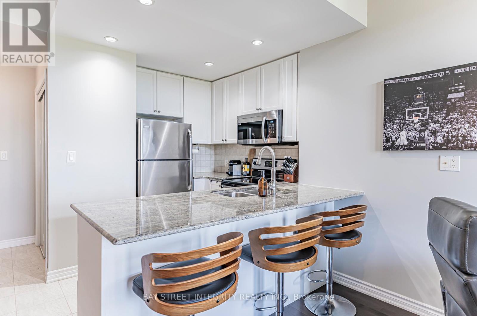 Photo 6 of 307 5327 Upper Middle Road, Burlington ON