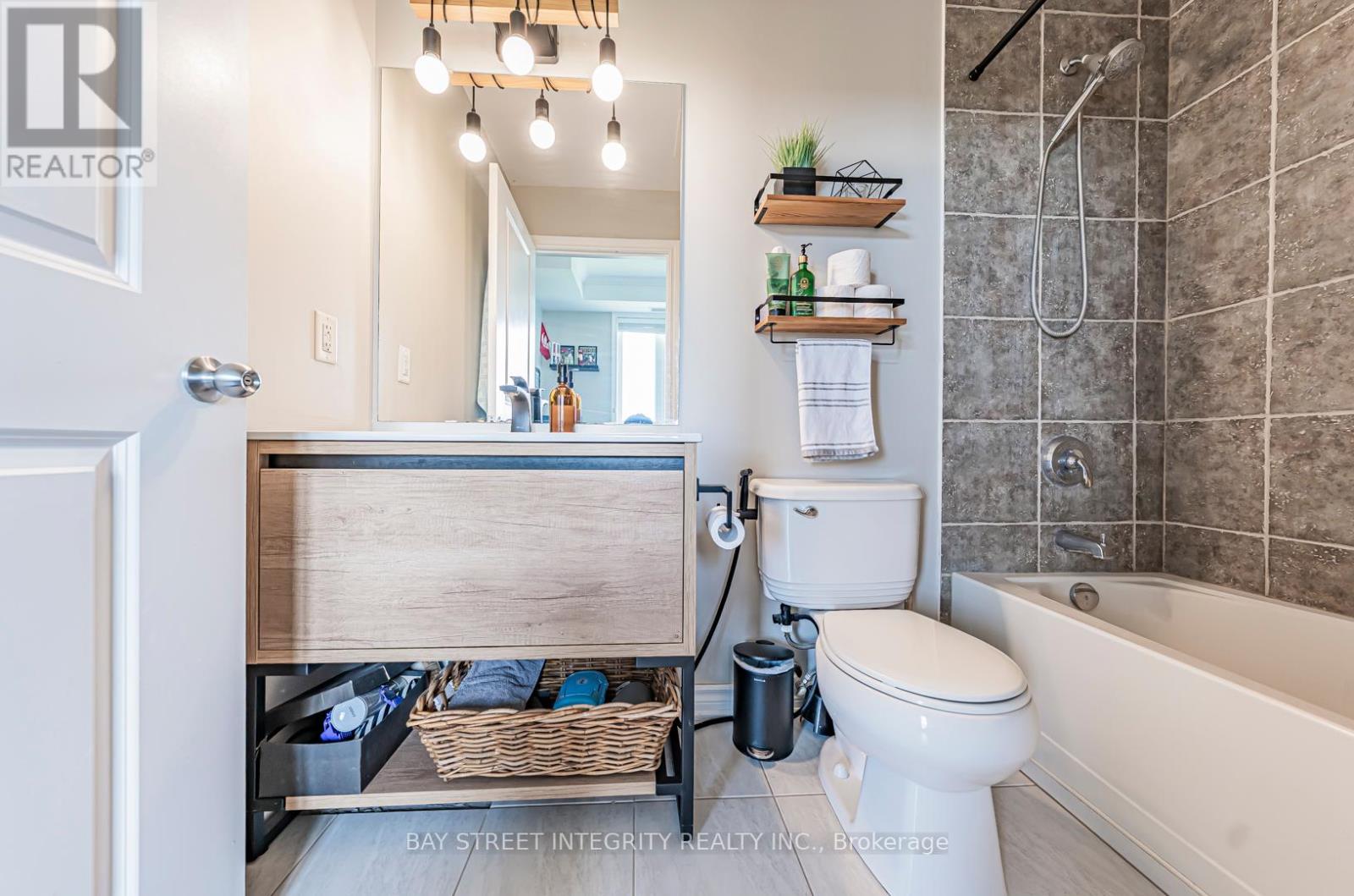 Photo 25 of 307 5327 Upper Middle Road, Burlington ON