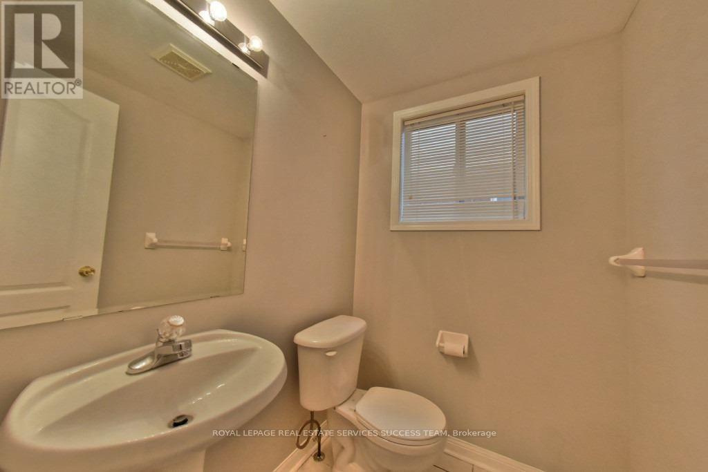 Photo 23 of 1652 Beaty Trail, Milton ON