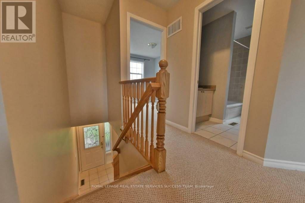 Photo 19 of 1652 Beaty Trail, Milton ON