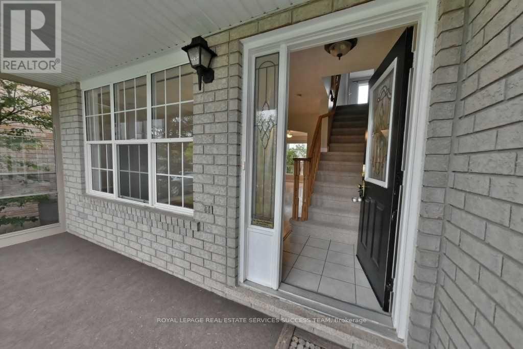 Photo 14 of 1652 Beaty Trail, Milton ON
