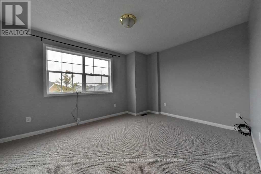 Photo 6 of 1652 Beaty Trail, Milton ON