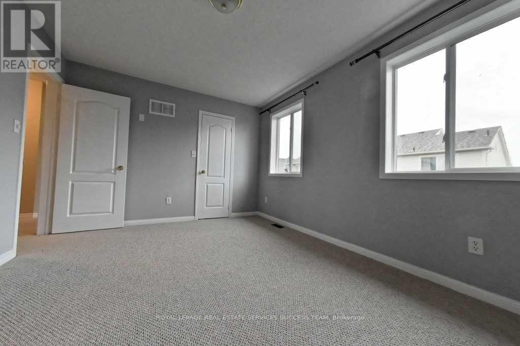 Photo 20 of 1652 Beaty Trail, Milton ON