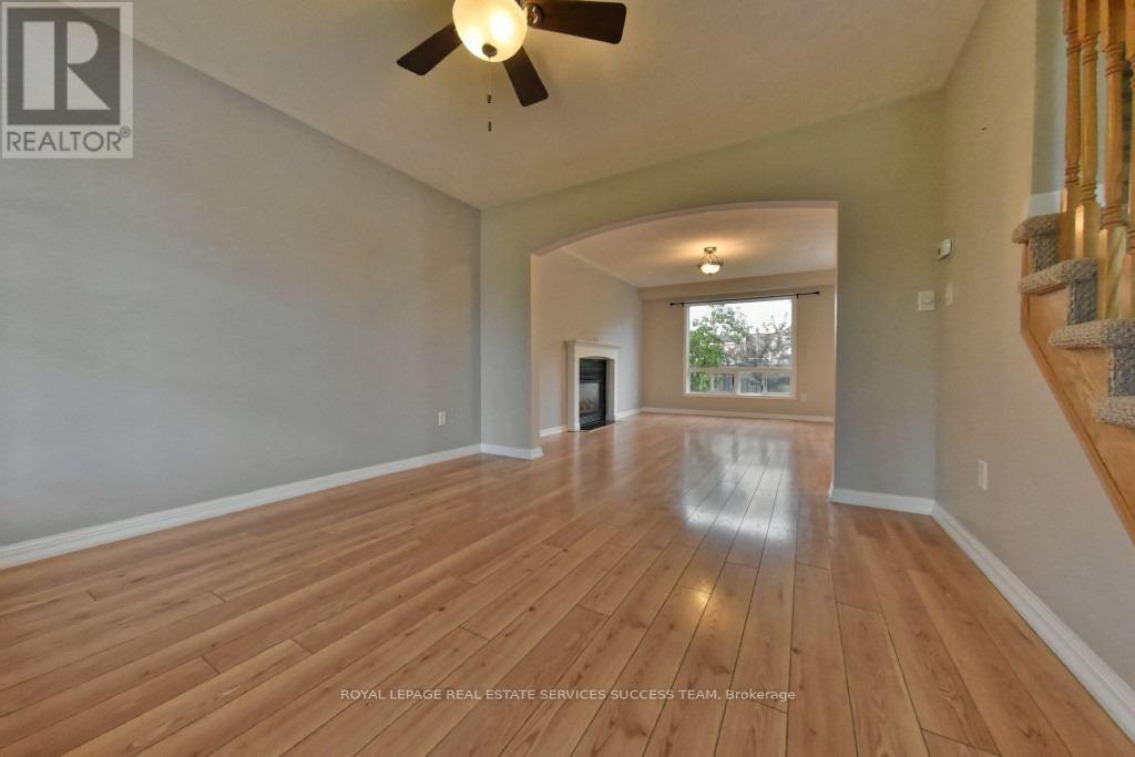 Photo 18 of 1652 Beaty Trail, Milton ON