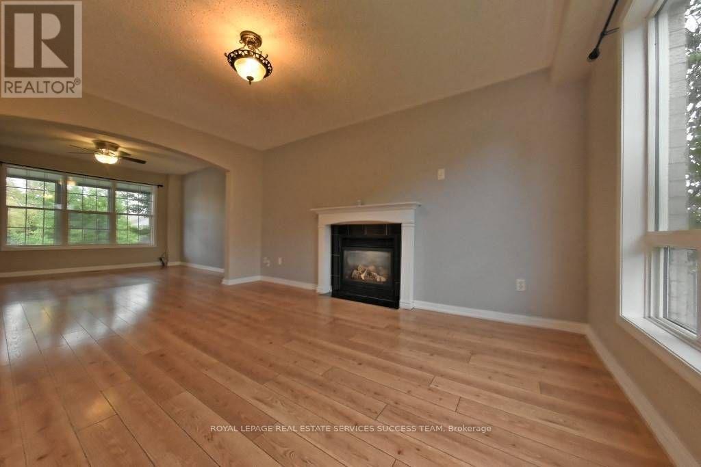 Photo 12 of 1652 Beaty Trail, Milton ON