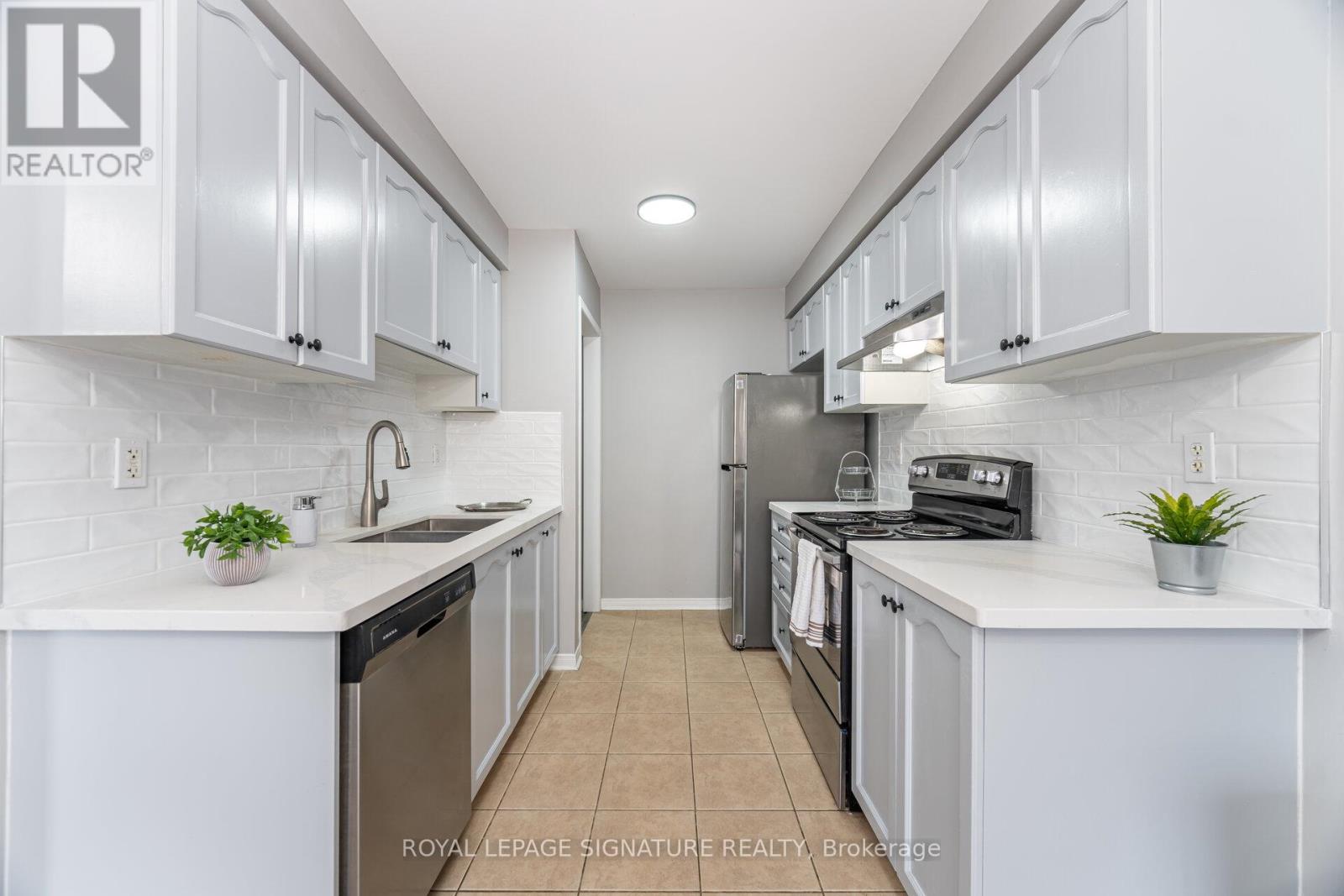 Photo 15 of 3990 Skyview Street S, Mississauga ON
