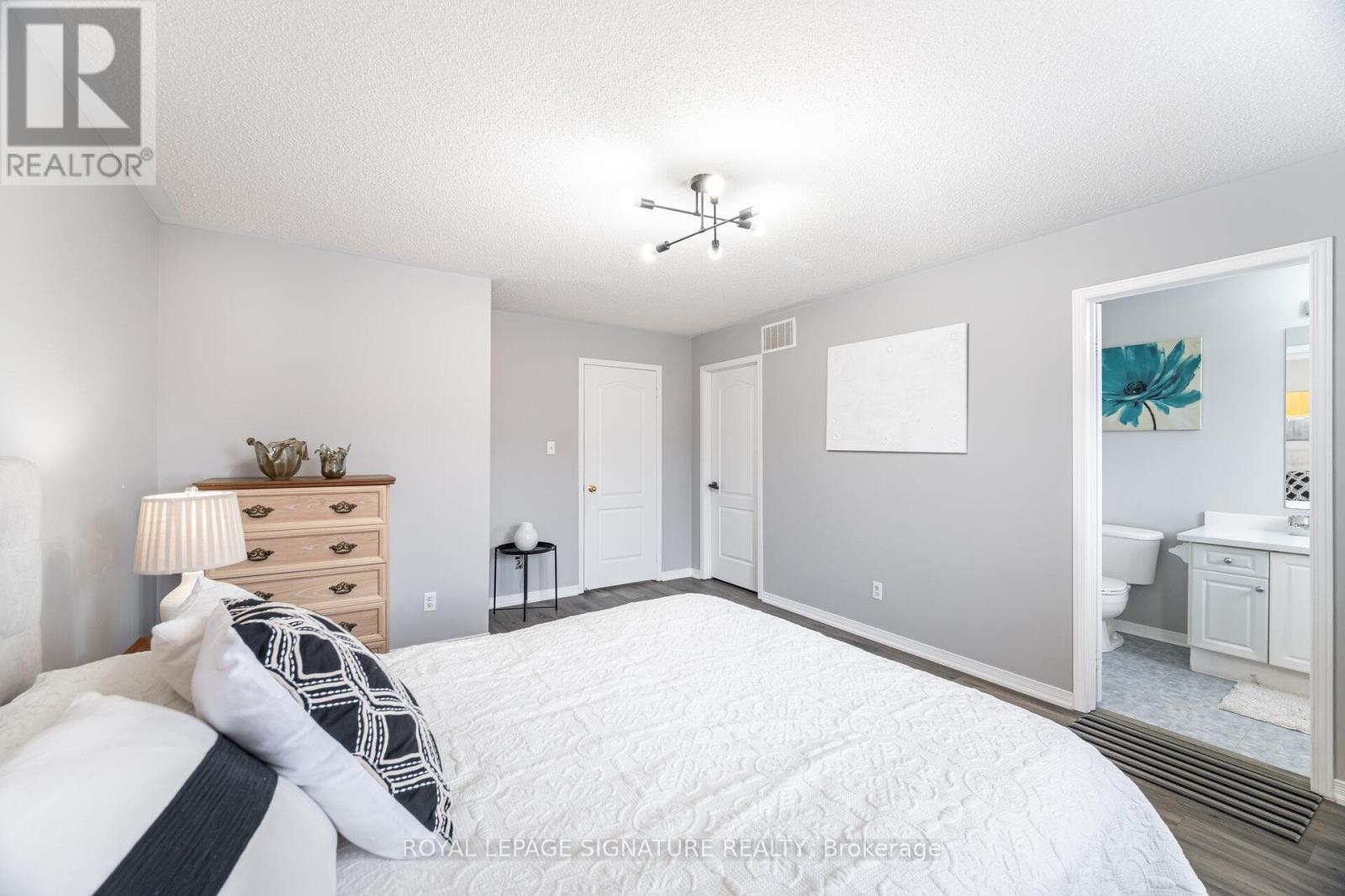 Photo 23 of 3990 Skyview Street S, Mississauga ON