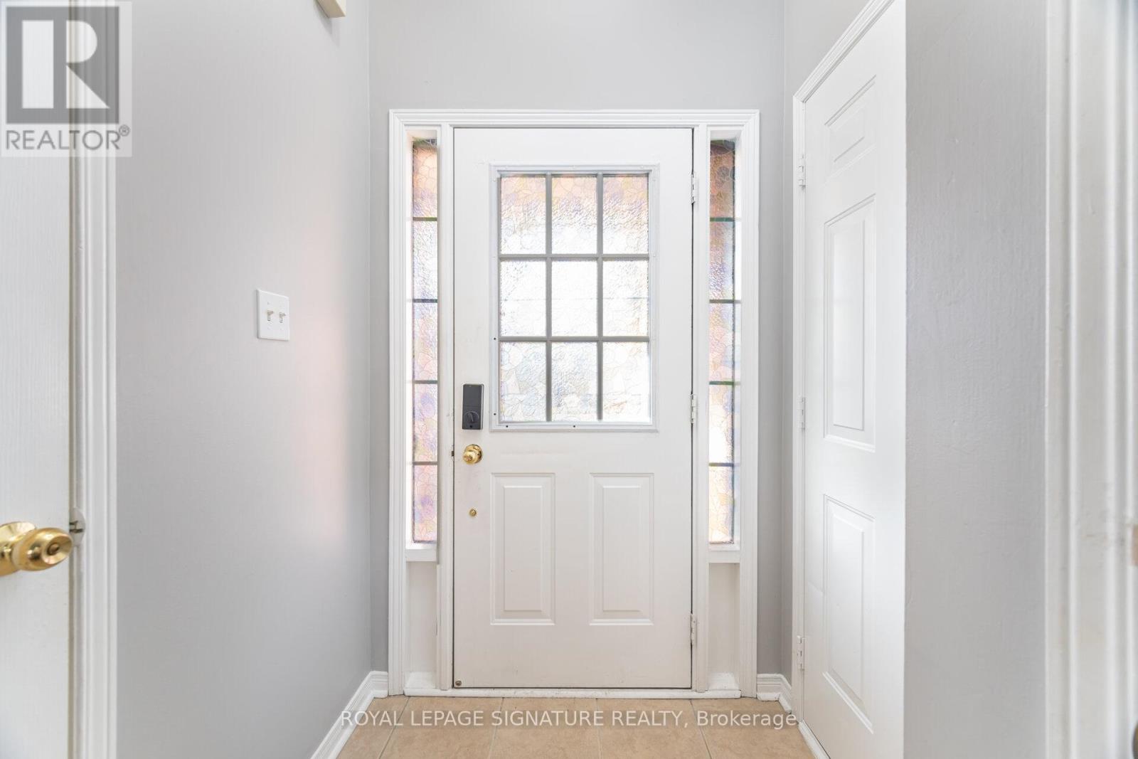 Photo 4 of 3990 Skyview Street S, Mississauga ON