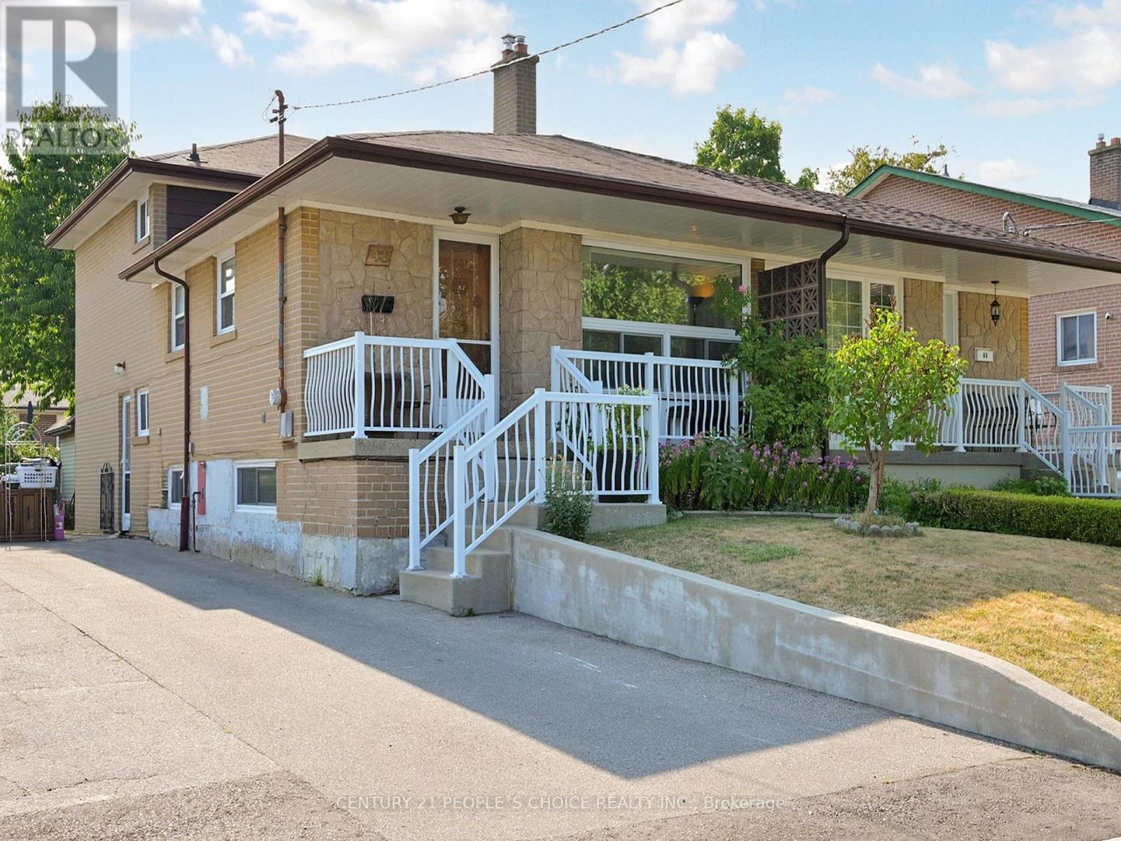 Photo 1 of 42 Clayhall Crescent, Toronto ON