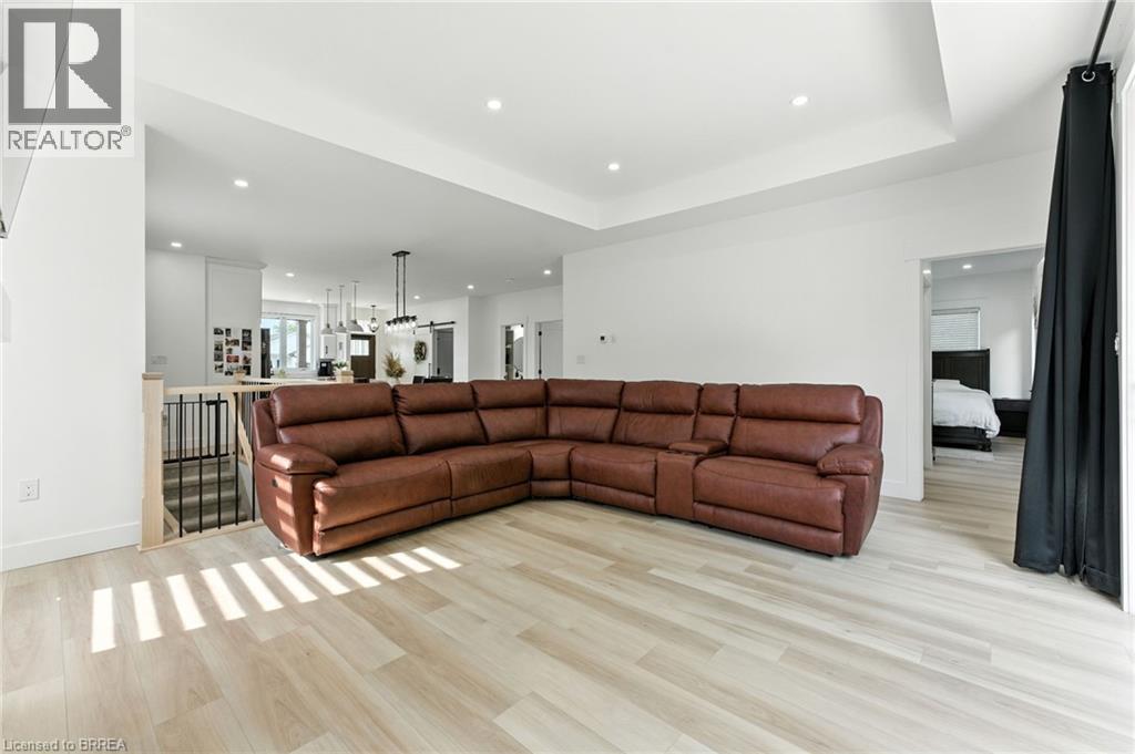 Photo 8 of 9 Macneil Court, Port Burwell ON
