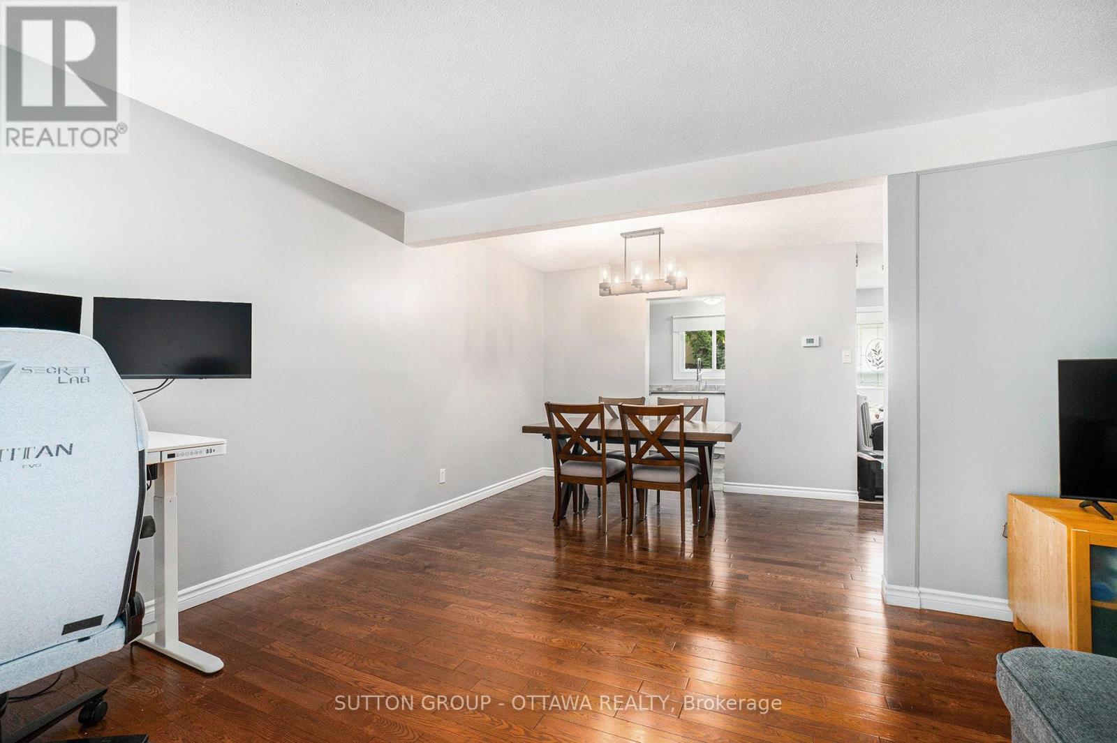 Photo 17 of 6164 Brookside Lane, Ottawa ON