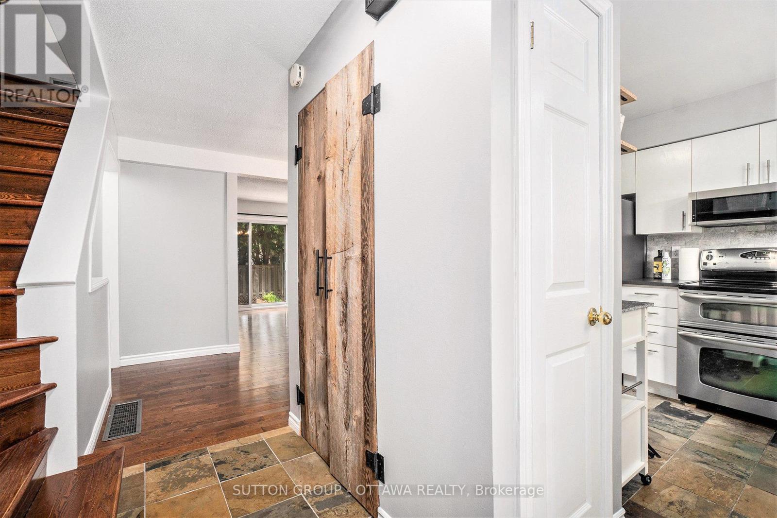 Photo 5 of 6164 Brookside Lane, Ottawa ON