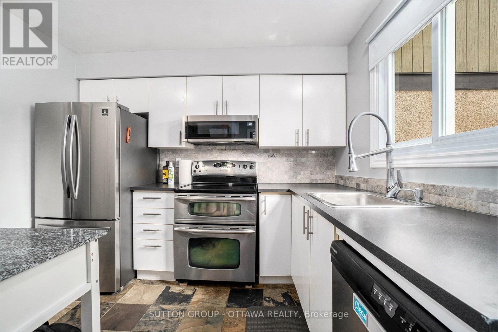Photo 19 of 6164 Brookside Lane, Ottawa ON