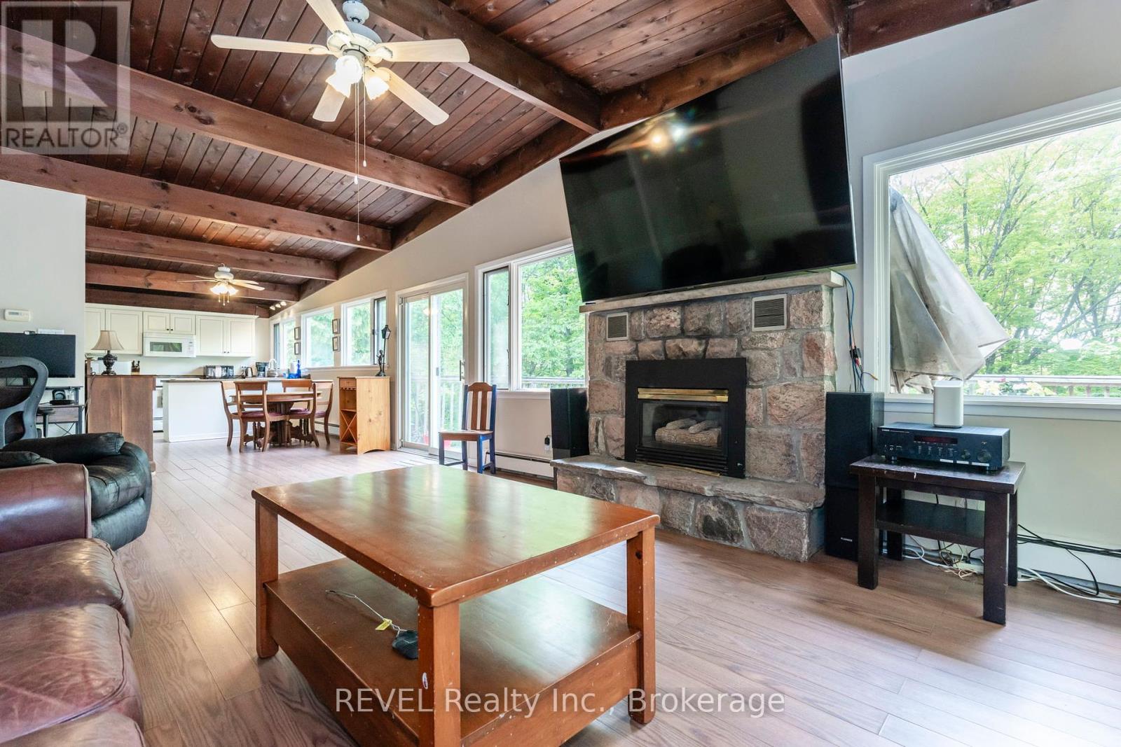 Photo 14 of 806 Victoria Street, Midland ON