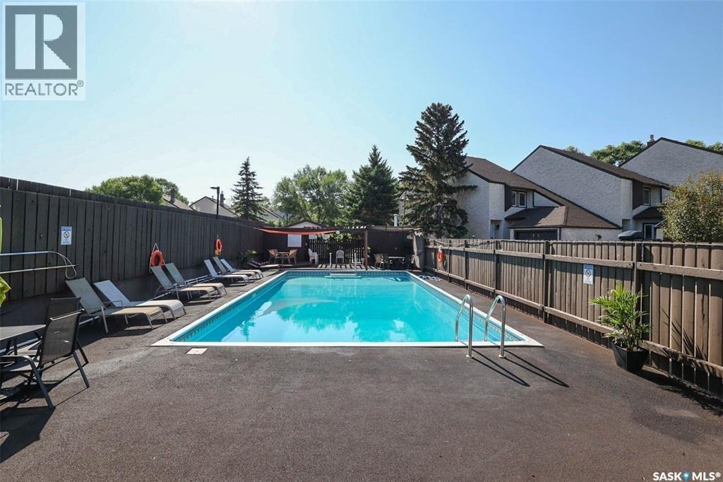 Photo 5 of 47 Laverendrye Way, Regina SK