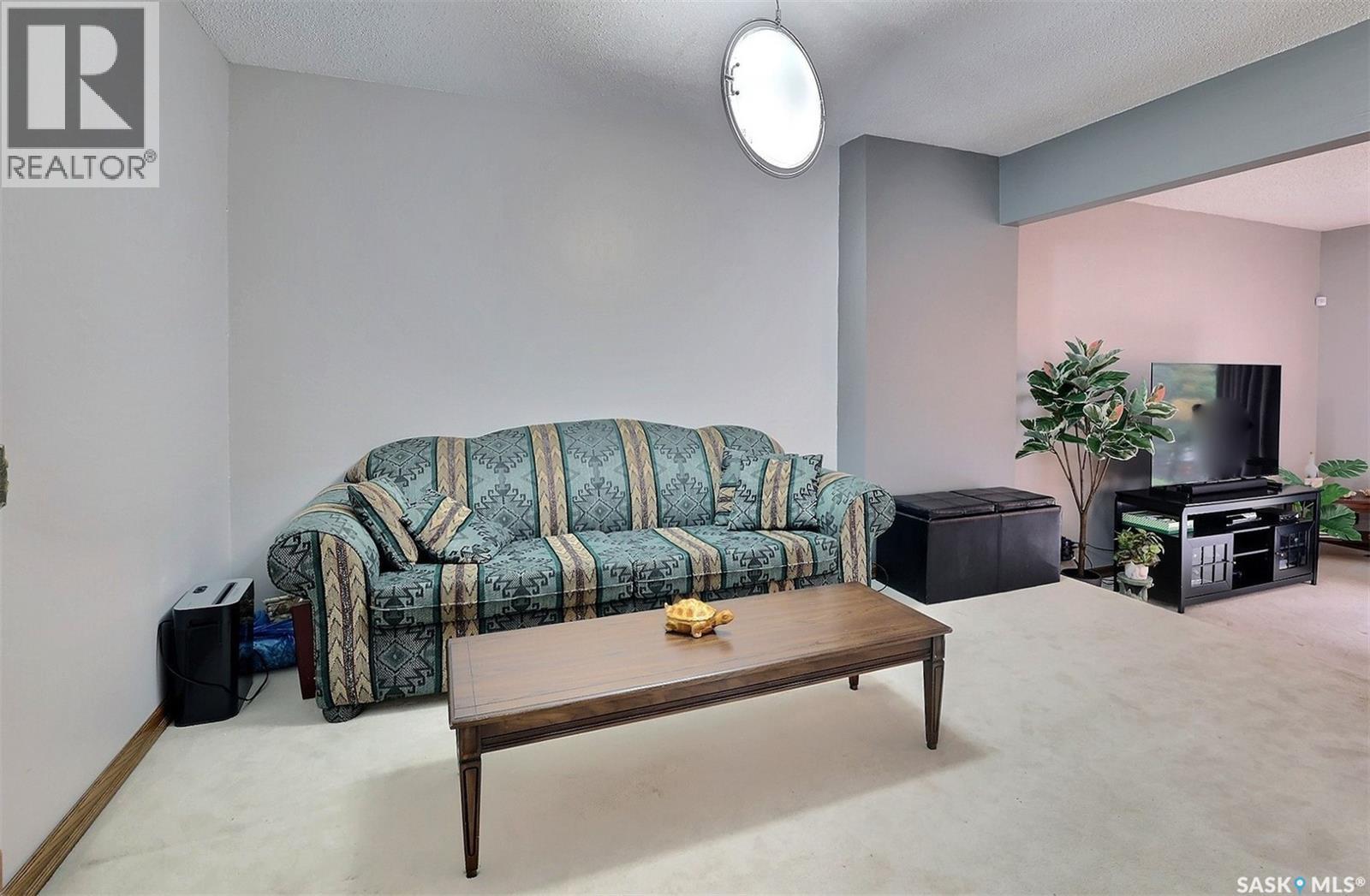 Photo 41 of 47 Laverendrye Way, Regina SK