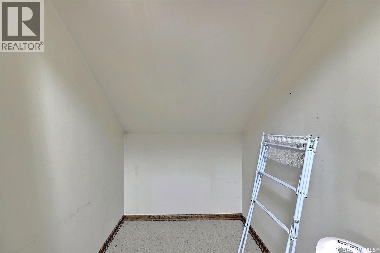 Photo 32 of 47 Laverendrye Way, Regina SK