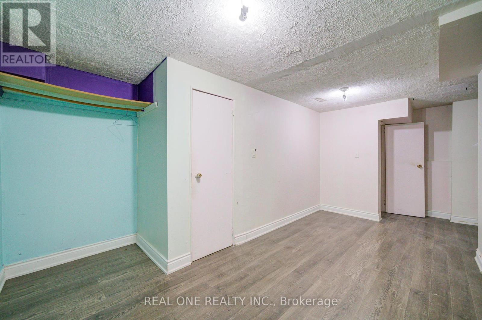 Photo 18 of 2525 Trident Avenue, Mississauga ON